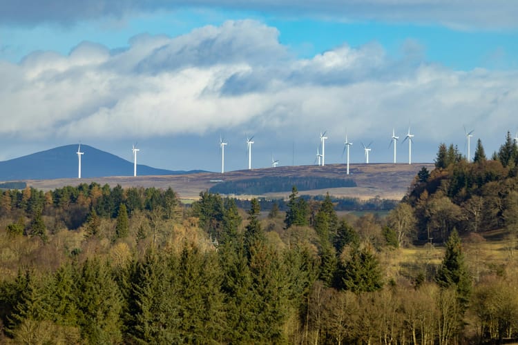 UK announces plan to spur domestic clean energy industry